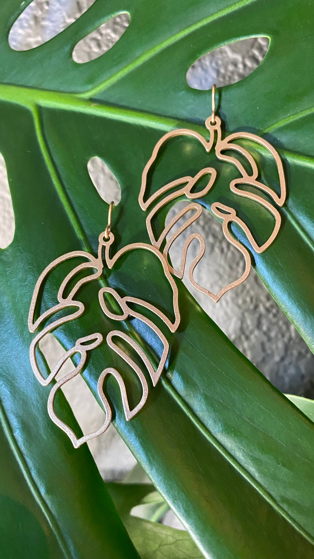 Monstera Earrings (Gold)