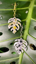 Load image into Gallery viewer, Keychain Monstera White Constellation

